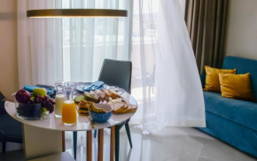 L - Suites